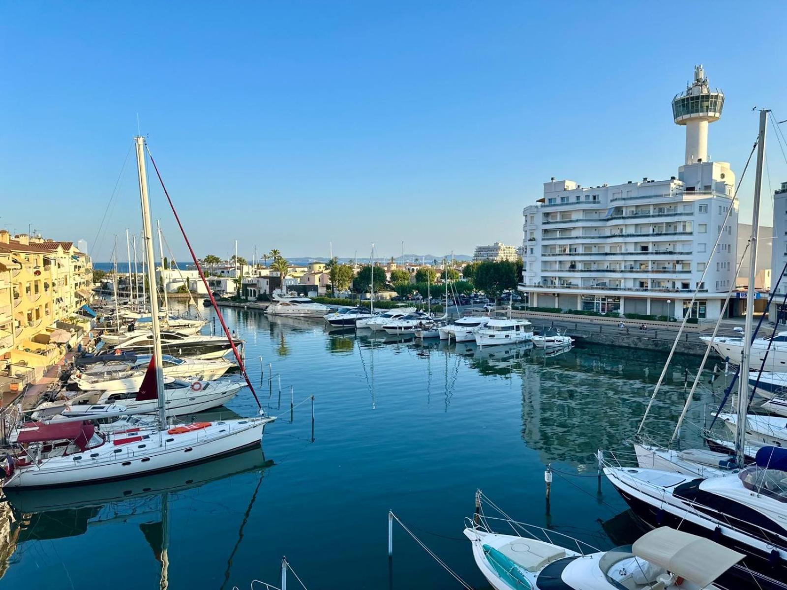 Apartamento Con Vistas A Mar Y Canal. エンプリアブラバ エクステリア 写真